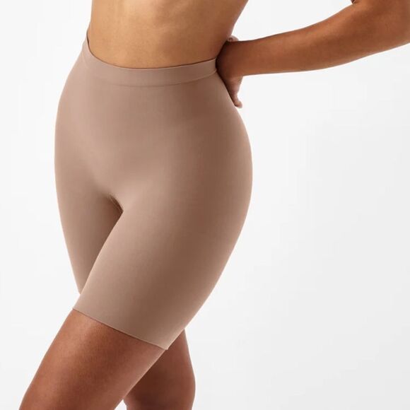 SPANX Power Short Shaper 6” inseam, seamless, lightweight, Ultra soft, Small NWT - Picture 1 of 6